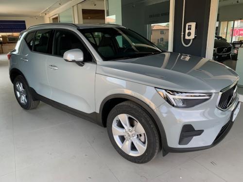 Volvo XC40 B3 Core AUT (vapour grey)