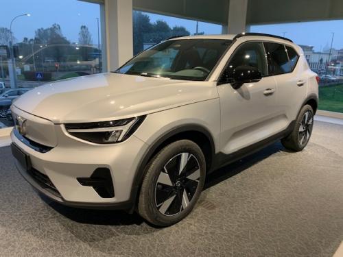 Volvo XC40 Recharge Plus S.M (silver Bright)