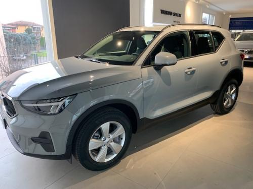 Volvo XC40 B3 Essential AUT (vapour grey)