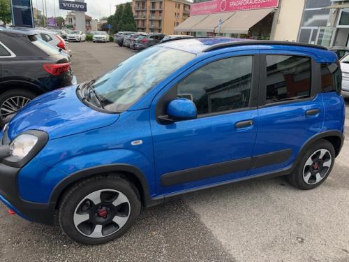 Fiat Panda 1.0 Hybrid Cross (blu met)