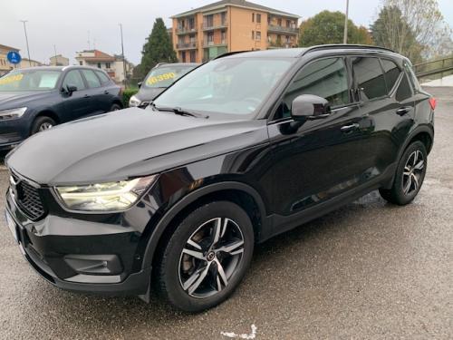 <p>Volvo XC40 D4 AWD RDesign AUT (onyx black)</p>